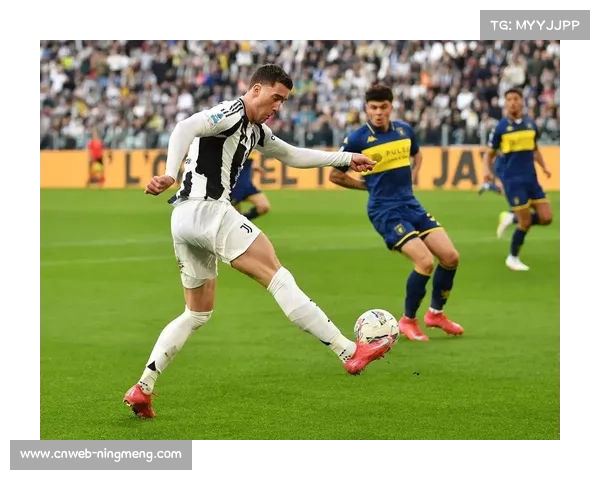 弗拉霍维奇与戴维联手进球,尤文2-1战胜亚特兰大取得热身赛胜利 弗拉霍维奇与戴维联手进球,尤文2-1战胜亚特兰大取得热身赛胜利