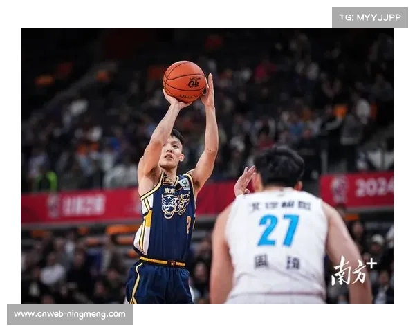 广东队主场击败北京，萨林杰22.5分10.8篮板稳定